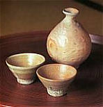 Tokkuri, Guinomi, photo courtesy Robert Yellin Tokkuri, Guinomi, photo courtesy Robert Yellin